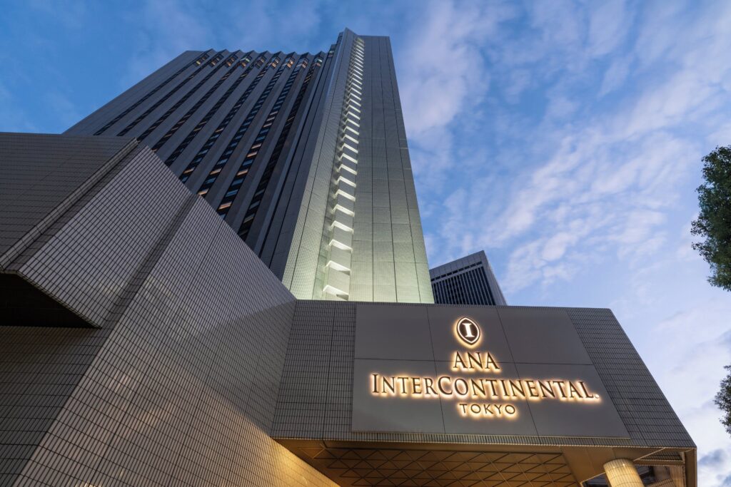 ANA InterContinental Tokyo tower and entrance in Akasaka