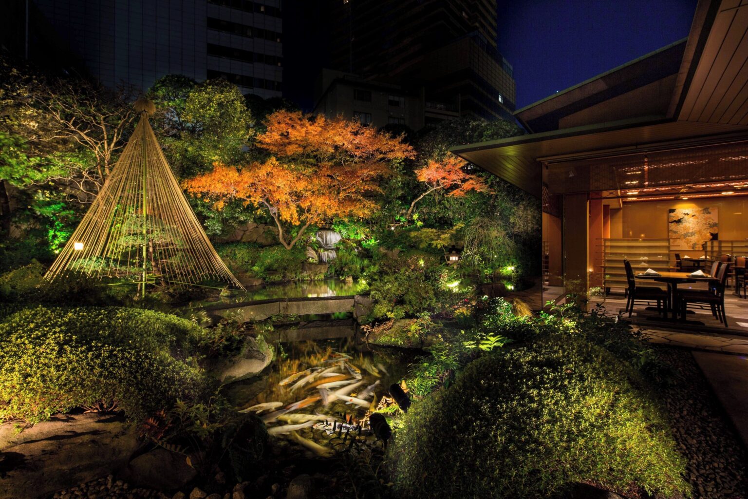 Illuminated Japanese garden beside Unkai at ANA InterContinental Tokyo