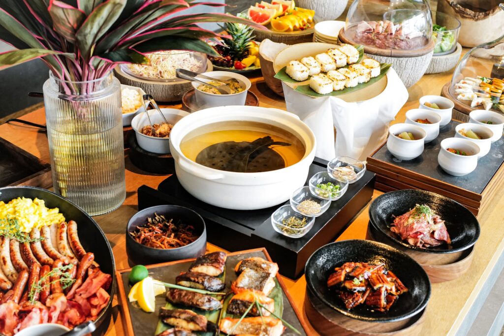 Japanese and Western dishes at a Setsu Niseko restaurant