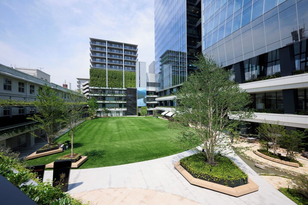 Green plaza at Fukuoka Daimyo Garden City