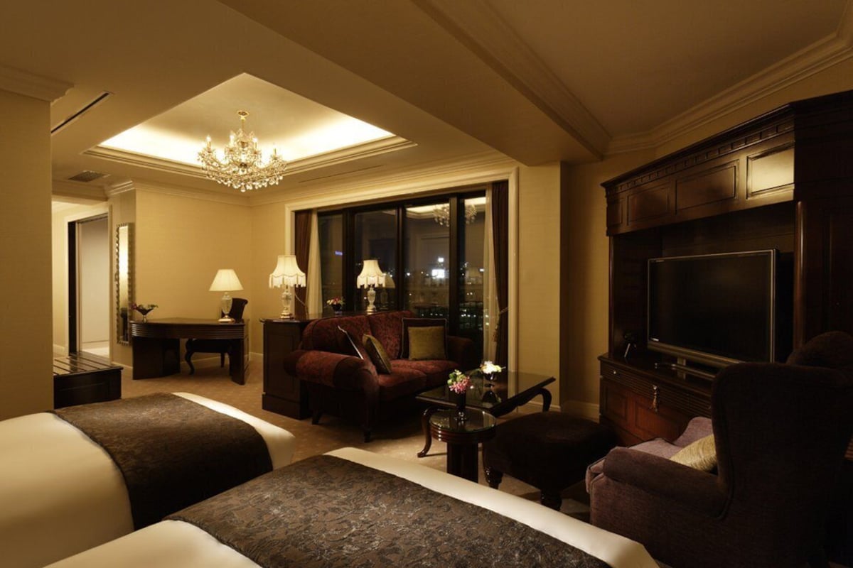 Twin room overlooking Kobe harbour at night at Hotel La Suite Kobe Harborland