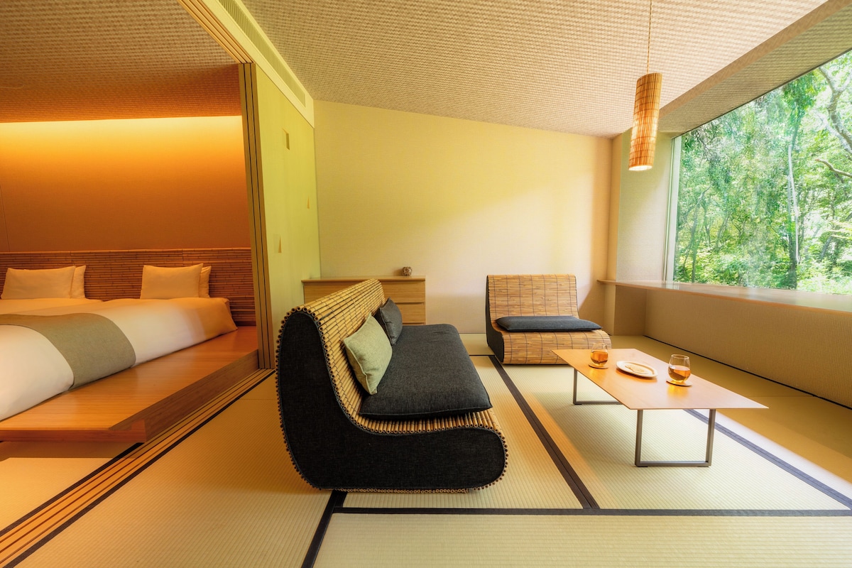 Interior of a Japanese-style outdoor-bath room category at KAI Yufuin