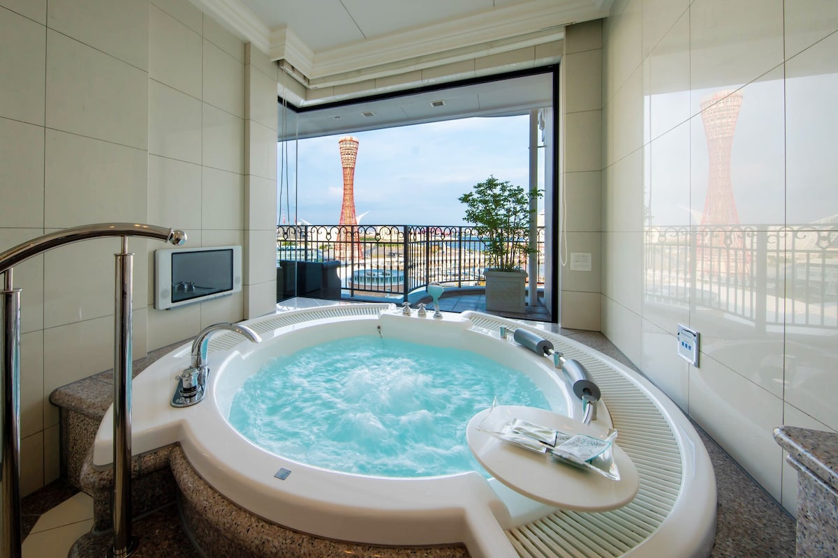 Elegant interior at Hotel La Suite Kobe Harborland